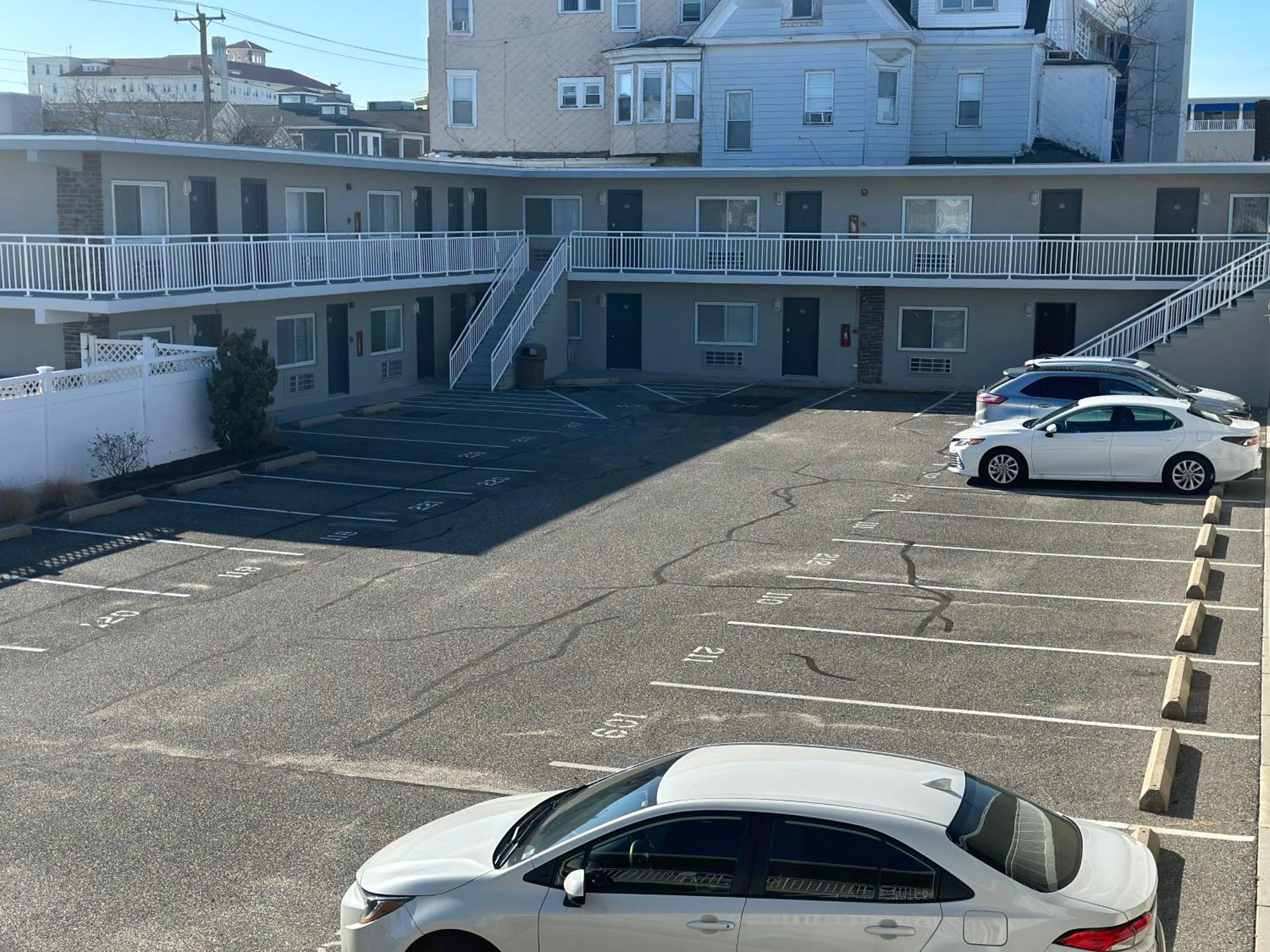 Beautiful Condo Sleeps 4- Only 2 Blocks From Beach Ocean City Eksteriør billede